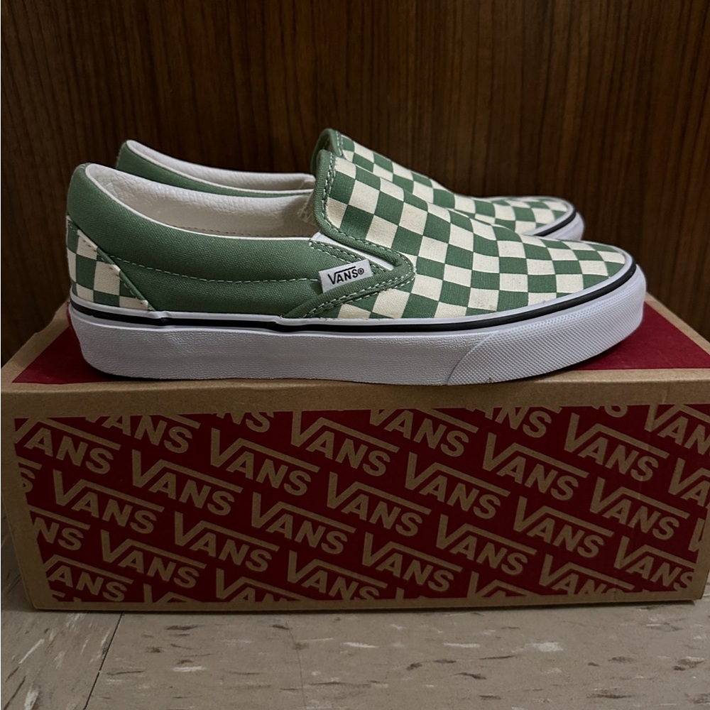 Van shoes. Size 7 in women. Green and white pattern.